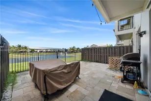 6005 NW 104th Path, Doral, FL 33178 - Photo 4