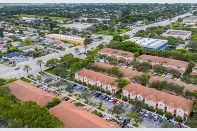 8870 N Isles Cir, Tamarac, FL 33321 - Photo 46