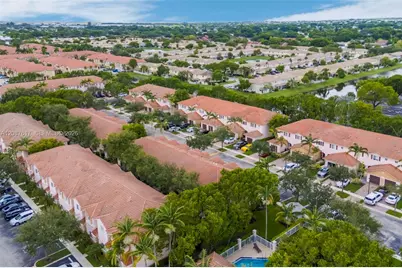 8870 N Isles Cir, Tamarac, FL 33321 - Photo 44