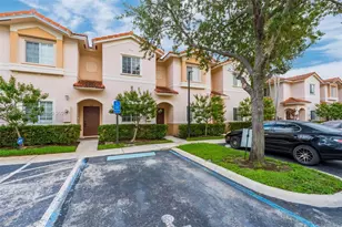 8870 N Isles Cir, Tamarac, FL 33321 - Photo 32
