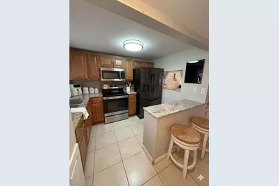 9181 Sunrise Lakes Blvd #312, Sunrise, FL 33322 - Photo 4