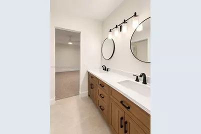 7164 W 3rd Ave, Hialeah, FL 33014 - Photo 20