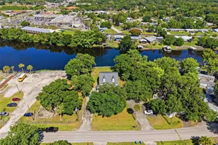 207 SE 6th Ave, Okeechobee, FL 34974 - Photo 2