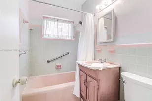 800 NE 144th St, North Miami, FL 33161 - Photo 30