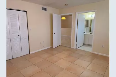 8019 Lake Dr #202, Doral, FL 33166 - Photo 8