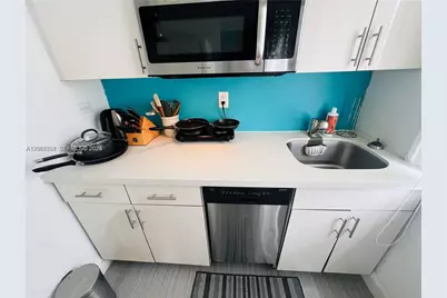 1611 Michigan Ave #24, Miami Beach, FL 33139 - Photo 4