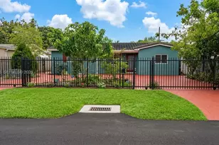 510 NE 161st St, Miami, FL 33162 - Photo 2