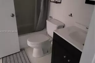 18840 NW 57th Ave, Hialeah, FL 33015 - Photo 4