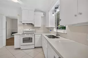 9805 NE 4th Avenue Rd, Miami Shores, FL 33138 - Photo 14