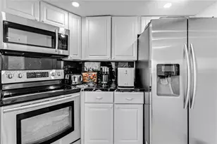5880 Collins Ave, Miami Beach, FL 33140 - Photo 20