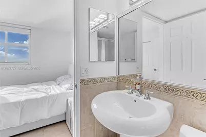 5880 Collins Ave #PH3, Miami Beach, FL 33140 - Photo 34