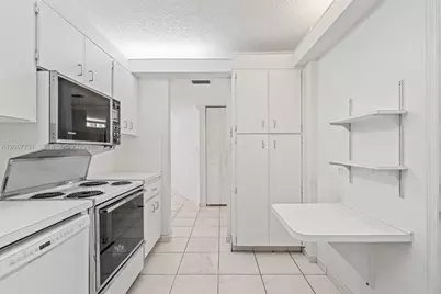 3301 N Country Club Dr #208, Aventura, FL 33180 - Photo 22