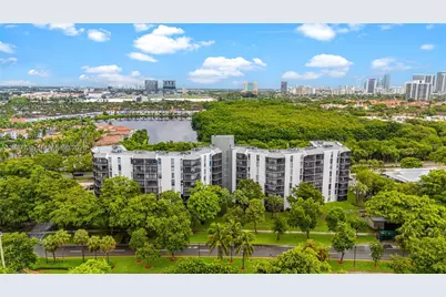 3301 N Country Club Dr #208, Aventura, FL 33180 - Photo 10
