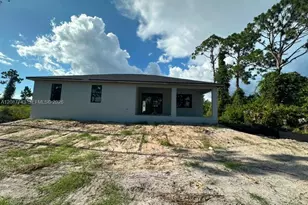 15825 Lakeland Cir, Other City - In The State Of Florida, FL 33981 - Photo 4