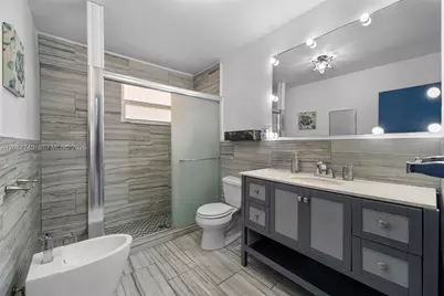 2858 Pine Tree Dr #5, Miami Beach, FL 33140 - Photo 12