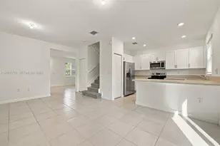 2708 SE 15th Ct, Homestead, FL 33035 - Photo 8