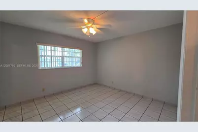 450 Paradise Isle Blvd #109, Hallandale Beach, FL 33009 - Photo 18