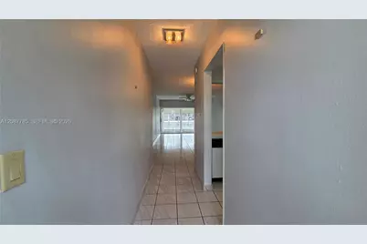 450 Paradise Isle Blvd #109, Hallandale Beach, FL 33009 - Photo 4