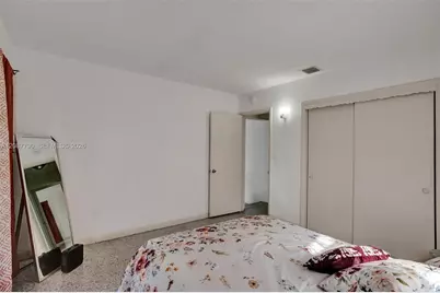 18500 NE 23rd Ct, Miami, FL 33180 - Photo 24