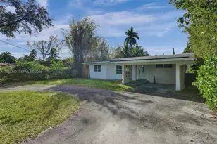 18500 NE 23rd Ct, Miami, FL 33180 - Photo 1