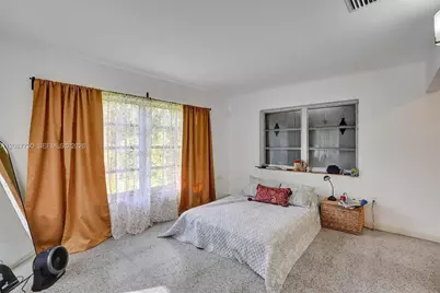 18500 NE 23rd Ct, Miami, FL 33180 - Photo 30