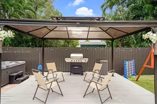 2852 Washington St, Hollywood, FL 33020 - Photo 18
