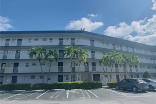 443 NE 195th St, Miami, FL 33179 - Photo 2