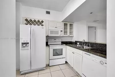 1 Glen Royal Pkwy #1010, Miami, FL 33125 - Photo 16