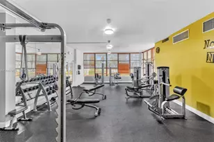 1000 Parkview Dr, Hallandale Beach, FL 33009 - Photo 16