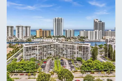 1000 Parkview Dr #329, Hallandale Beach, FL 33009 - Photo 20