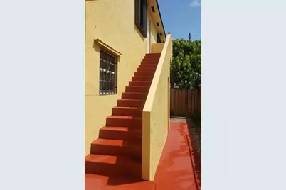 3766 SW 27th Ter #upstairs, Miami, FL 33134 - Photo 16