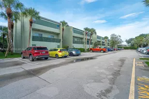 8913 NW 28th Dr, Coral Springs, FL 33065 - Photo 2