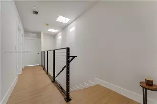 1917 NW 17th St, Miami, FL 33125 - Photo 22