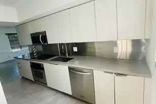 932 7th St, Miami Beach, FL 33139 - Photo 8