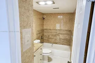 9682 Fontainebleau Blvd, Miami, FL 33172 - Photo 12