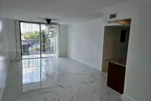 9682 Fontainebleau Blvd, Miami, FL 33172 - Photo 6