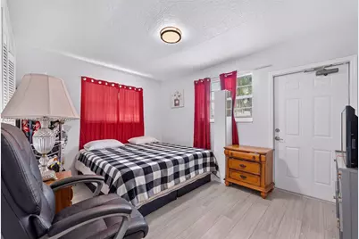 730 N 64th Ave, Hollywood, FL 33024 - Photo 14