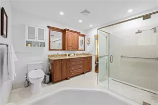 6581 Falconsgate Ave, Davie, FL 33331 - Photo 24