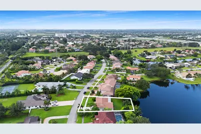 6581 Falconsgate Ave, Davie, FL 33331 - Photo 40