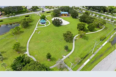 6581 Falconsgate Ave, Davie, FL 33331 - Photo 46