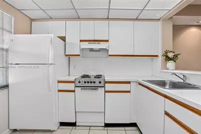 12501 SW 14th St #206R, Pembroke Pines, FL 33027 - Photo 6