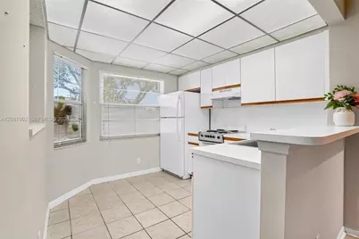 12501 SW 14th St #206R, Pembroke Pines, FL 33027 - Photo 8
