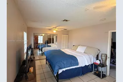 2118 NW 83rd St, Miami, FL 33147 - Photo 10
