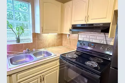 2118 NW 83rd St, Miami, FL 33147 - Photo 32