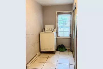 2118 NW 83rd St, Miami, FL 33147 - Photo 44