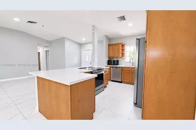 8331 NW 44th Ct, Lauderhill, FL 33351 - Photo 6