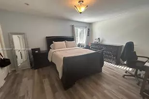 18859 NW 86th Ave, Hialeah, FL 33015 - Photo 22