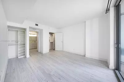 1300 Brickell Bay Dr #704, Miami, FL 33131 - Photo 24