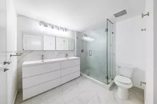 1300 Brickell Bay Dr, Miami, FL 33131 - Photo 6