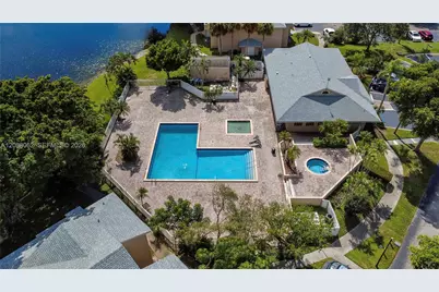 1971 NW 96th Ter #9K, Pembroke Pines, FL 33024 - Photo 24